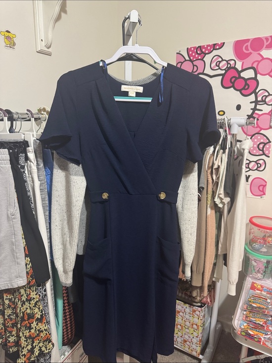 Monteau Dresses & Skirts - Nicely used: Medium Navy Short Sleeve Wrap Dress with Front Pockets